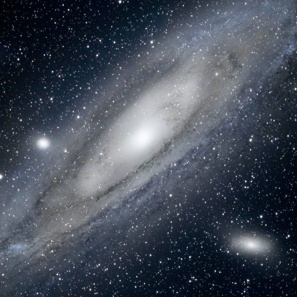 Andromeda M31 -8,5h with Slooh Canary 3