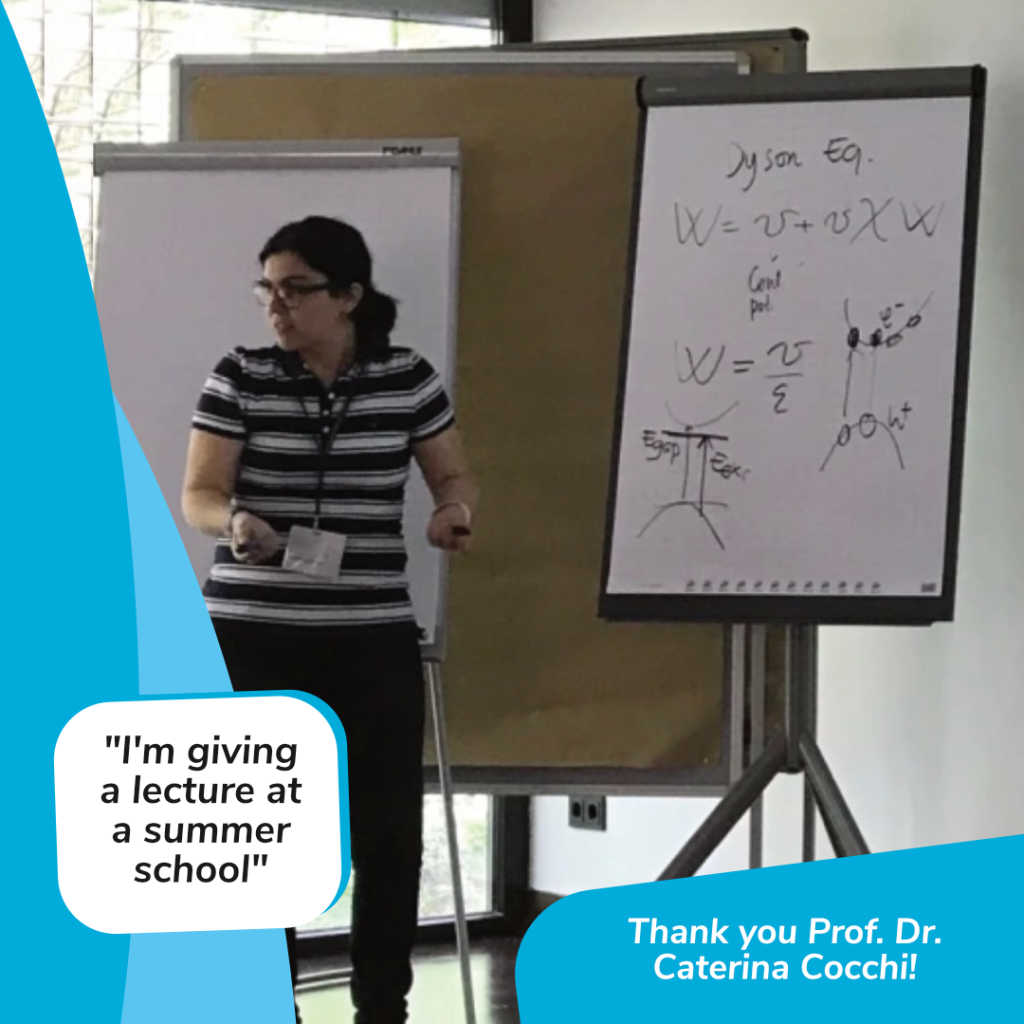 Caterina giving a lecture at a summer school. We thank her a lot for participating in our "rOLe model" project!
