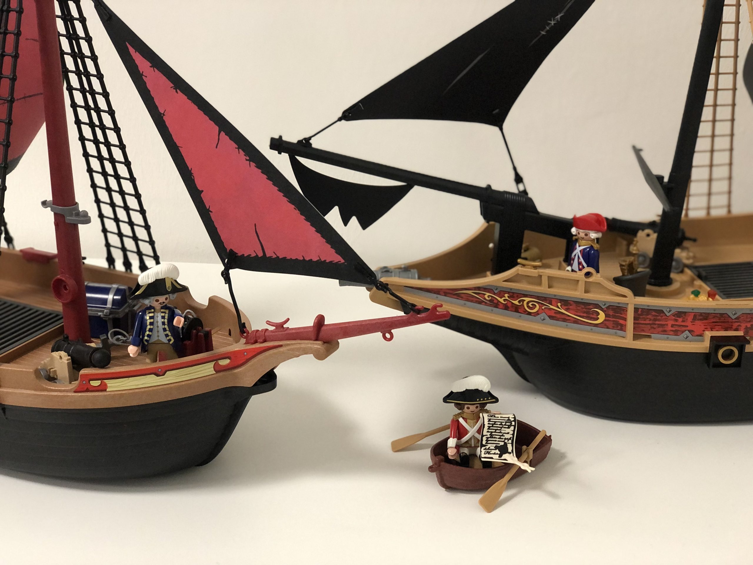 Piratenfiguren und- schiffe aus Playmobil